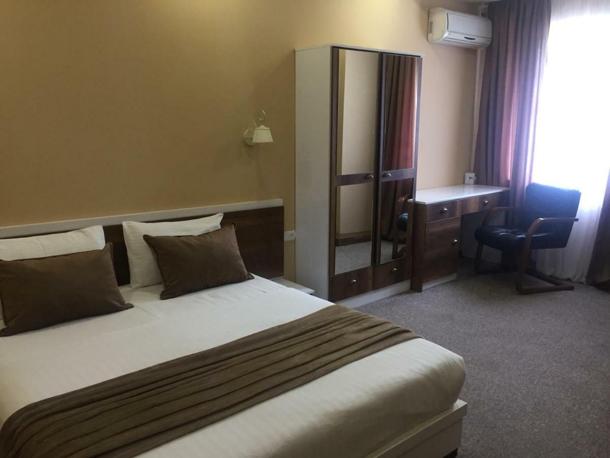 Hotel Diplomat Tbilisi Eksteriør billede